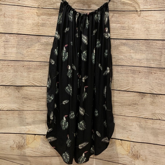 Luxe Deluxe Silk Toucan Sleeveless Blouse - Picture 3 of 8